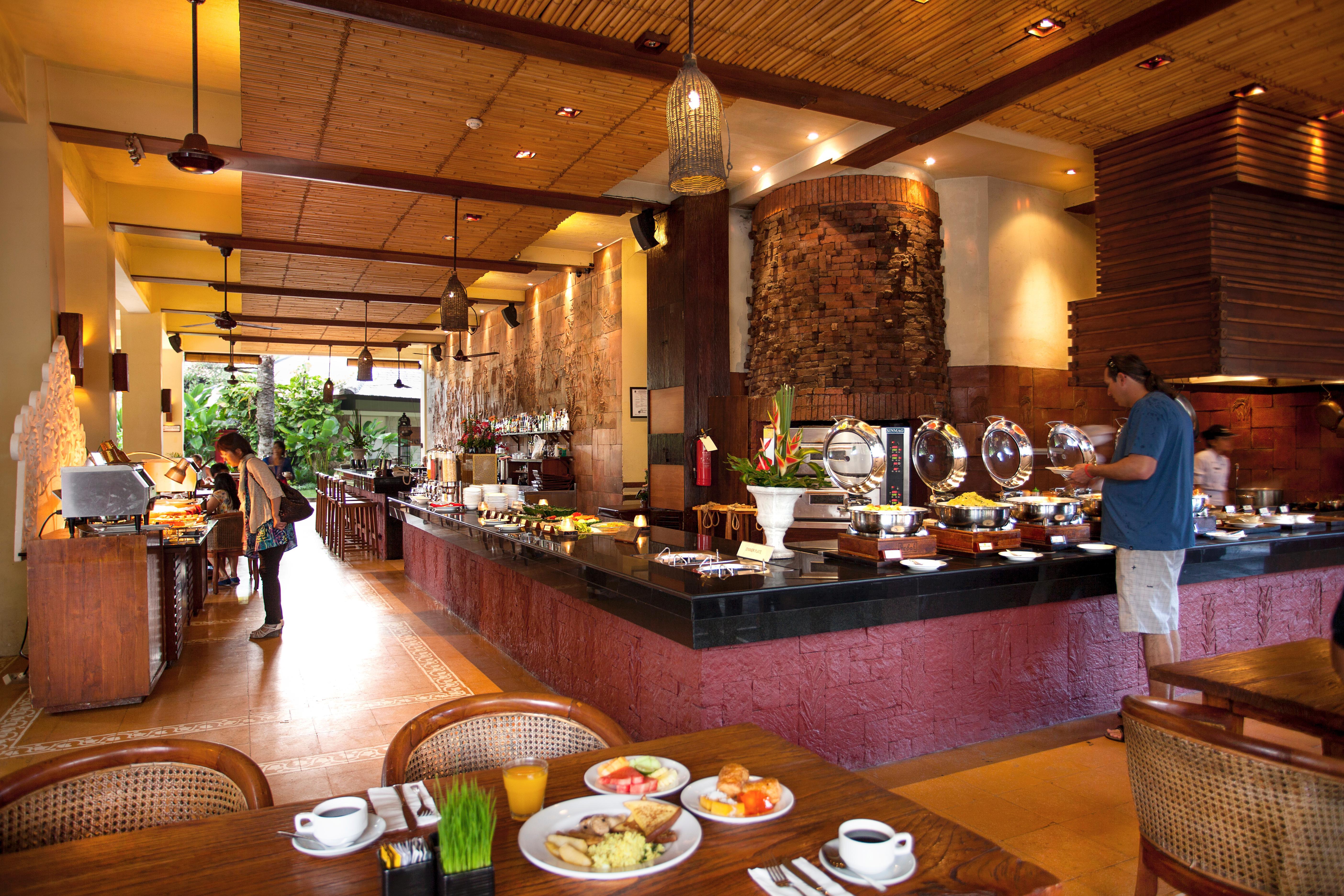Ramayana Suites And Resort Кута Екстер'єр фото The restaurant at the Royal Thai Police Cadet School
