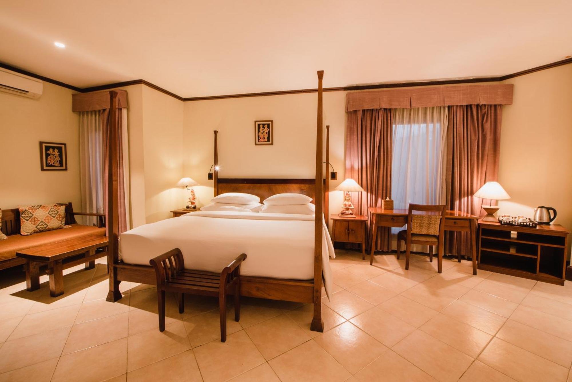 Ramayana Suites And Resort Кута Екстер'єр фото A room at the hotel