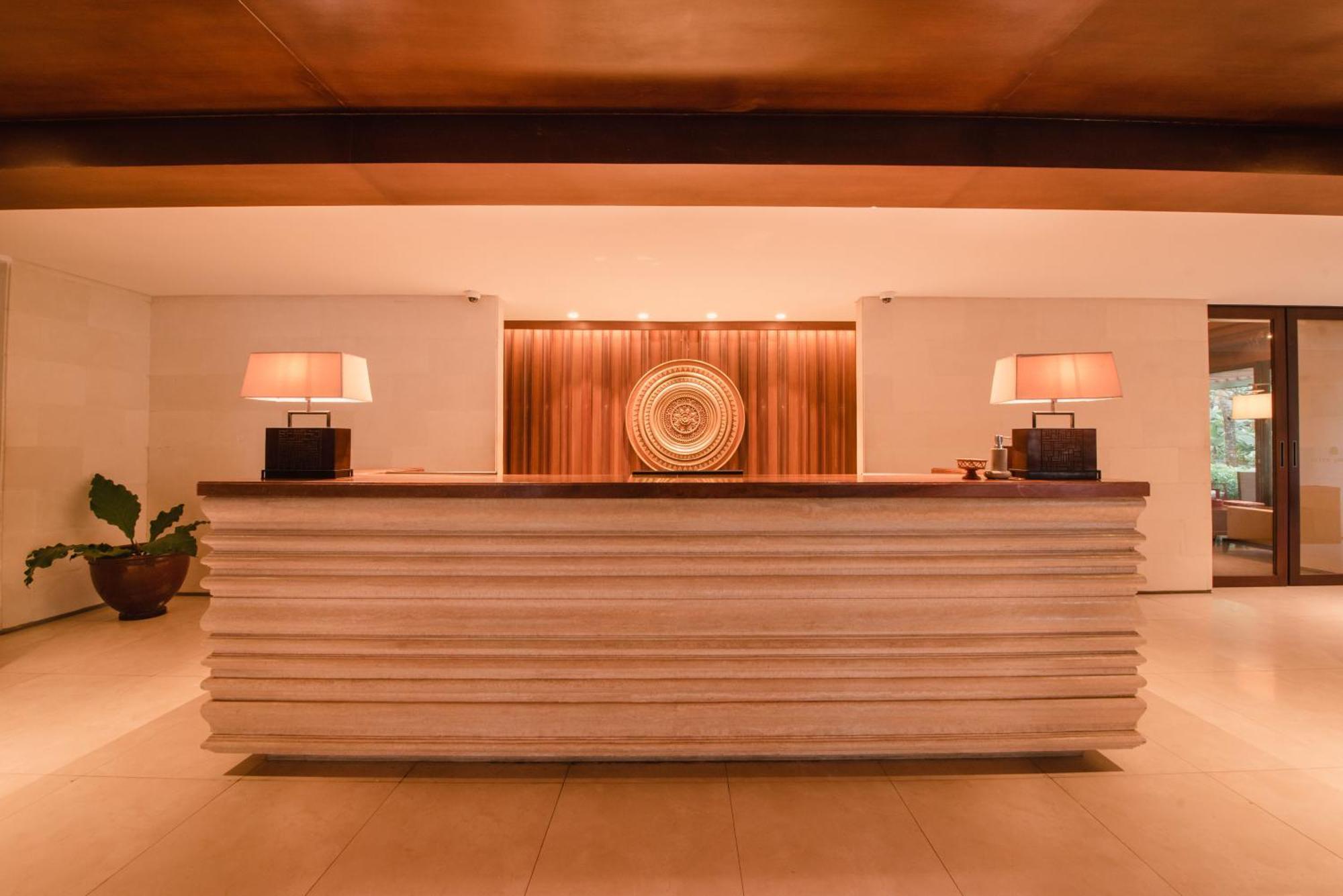 Ramayana Suites And Resort Кута Екстер'єр фото The reception area of the hotel
